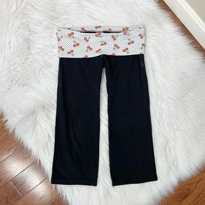 Vintage Y2K capri yoga pants 🍒 by SO